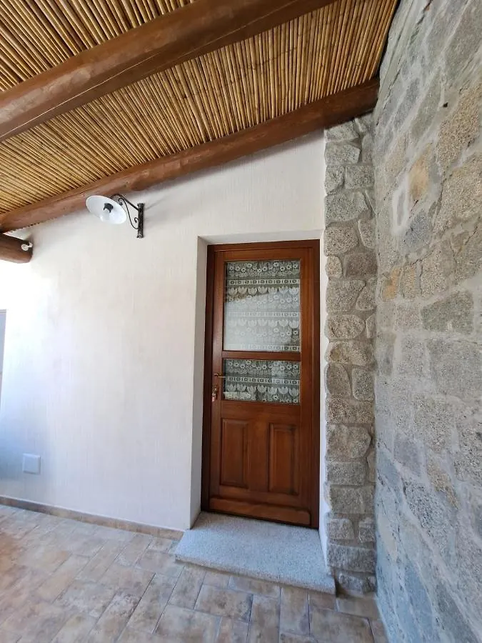 Sa Domu Antiga - Casa Indipendente In Centro Storico Apartment Tortoli